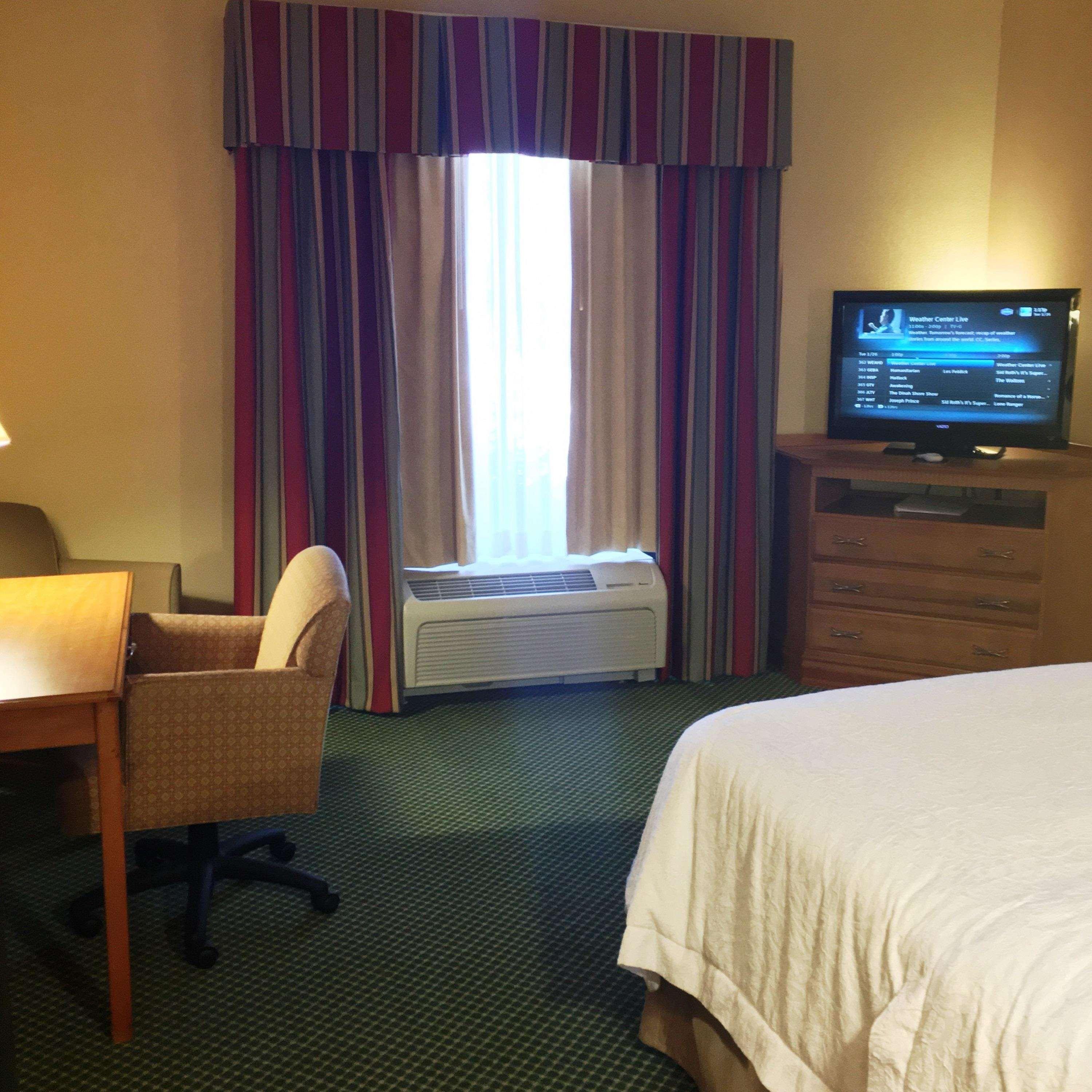 Hampton Inn Hays-North Of I-70 Екстериор снимка