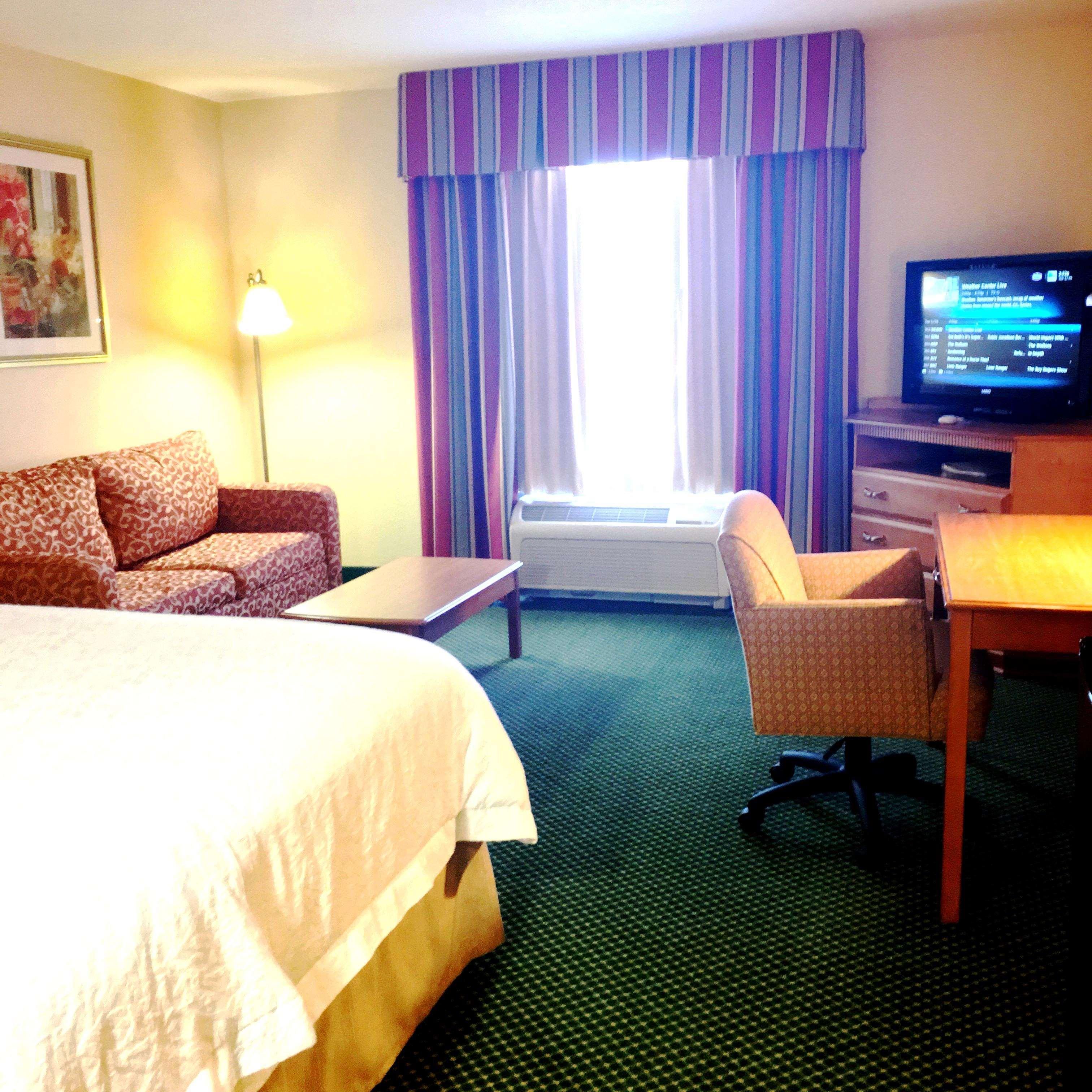Hampton Inn Hays-North Of I-70 Екстериор снимка
