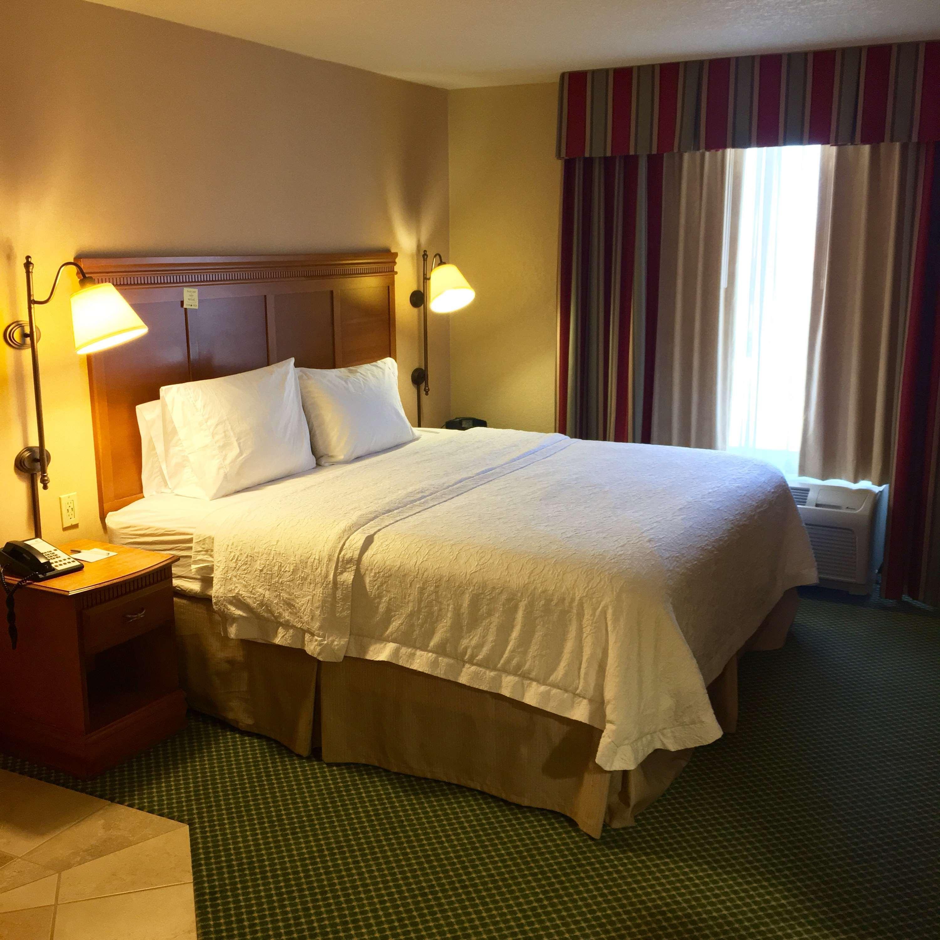 Hampton Inn Hays-North Of I-70 Екстериор снимка