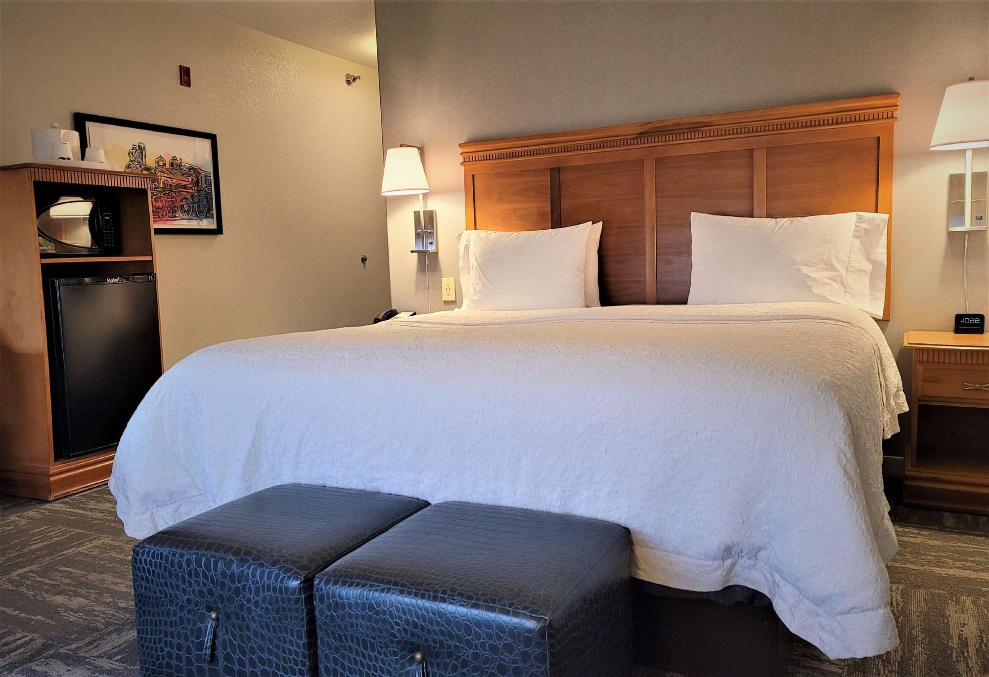 Hampton Inn Hays-North Of I-70 Екстериор снимка