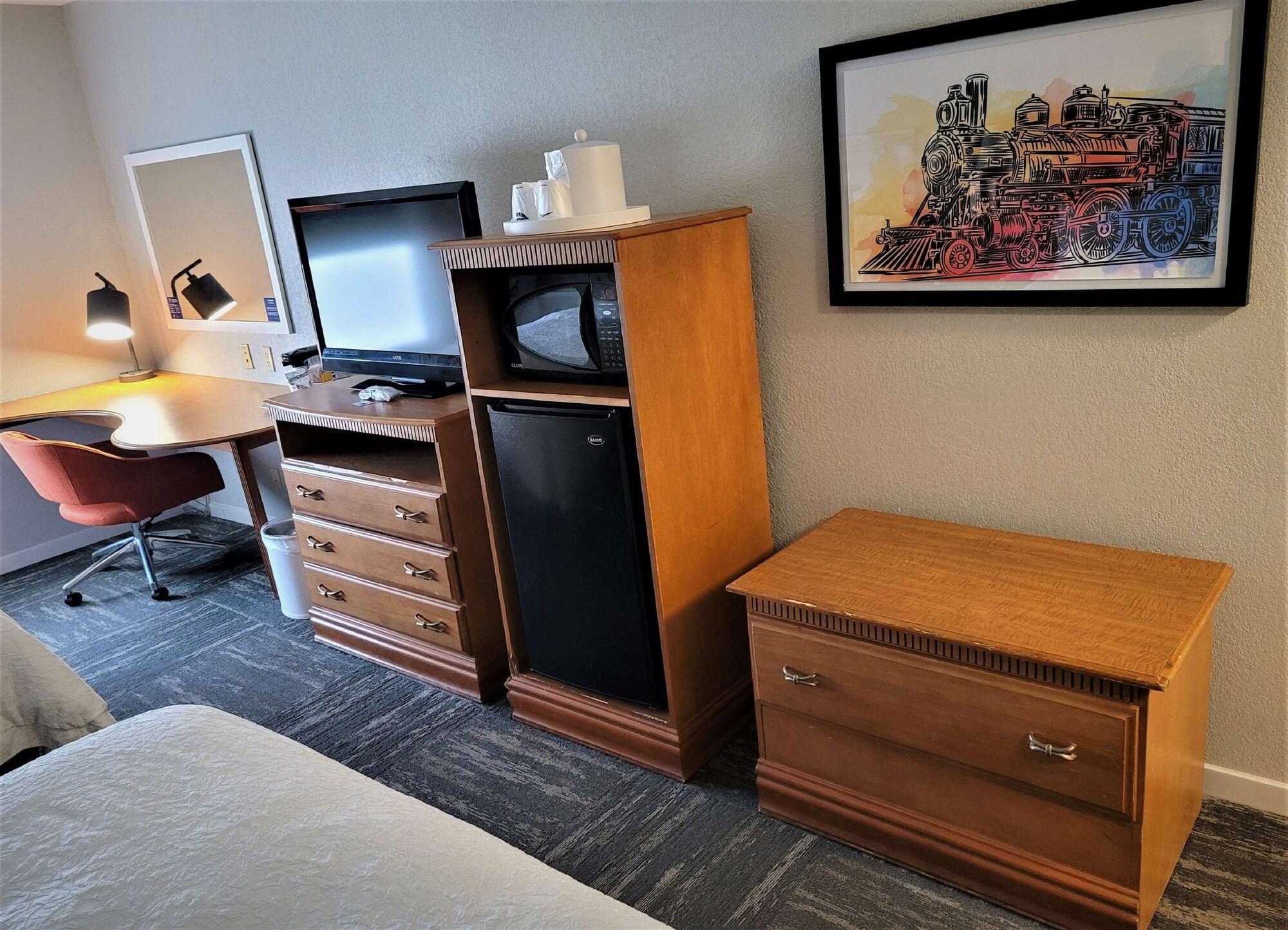 Hampton Inn Hays-North Of I-70 Екстериор снимка