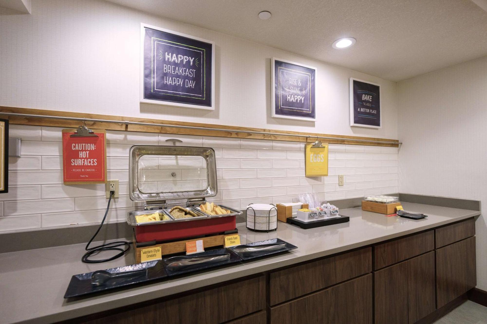 Hampton Inn Hays-North Of I-70 Екстериор снимка