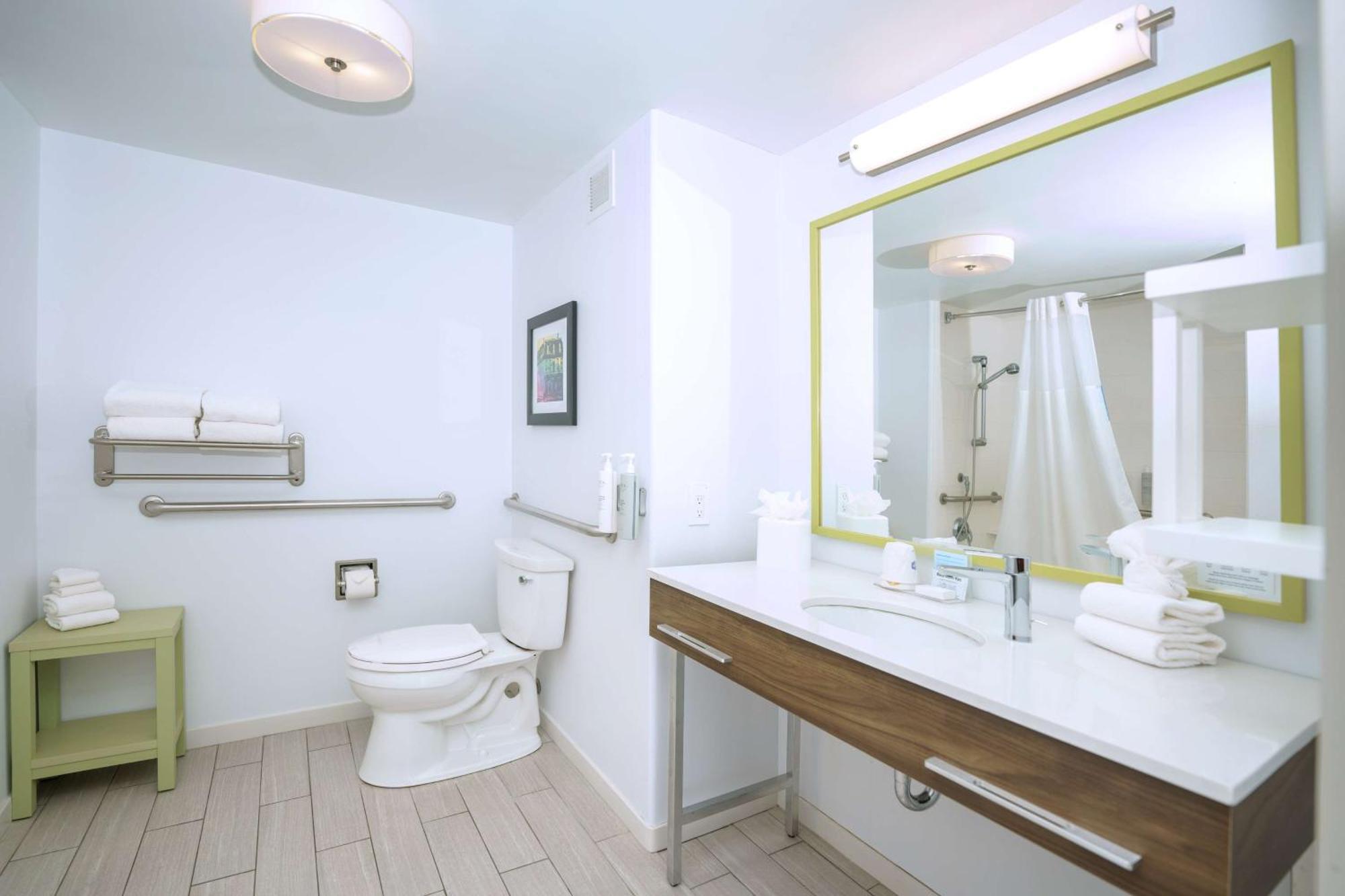 Hampton Inn Hays-North Of I-70 Екстериор снимка