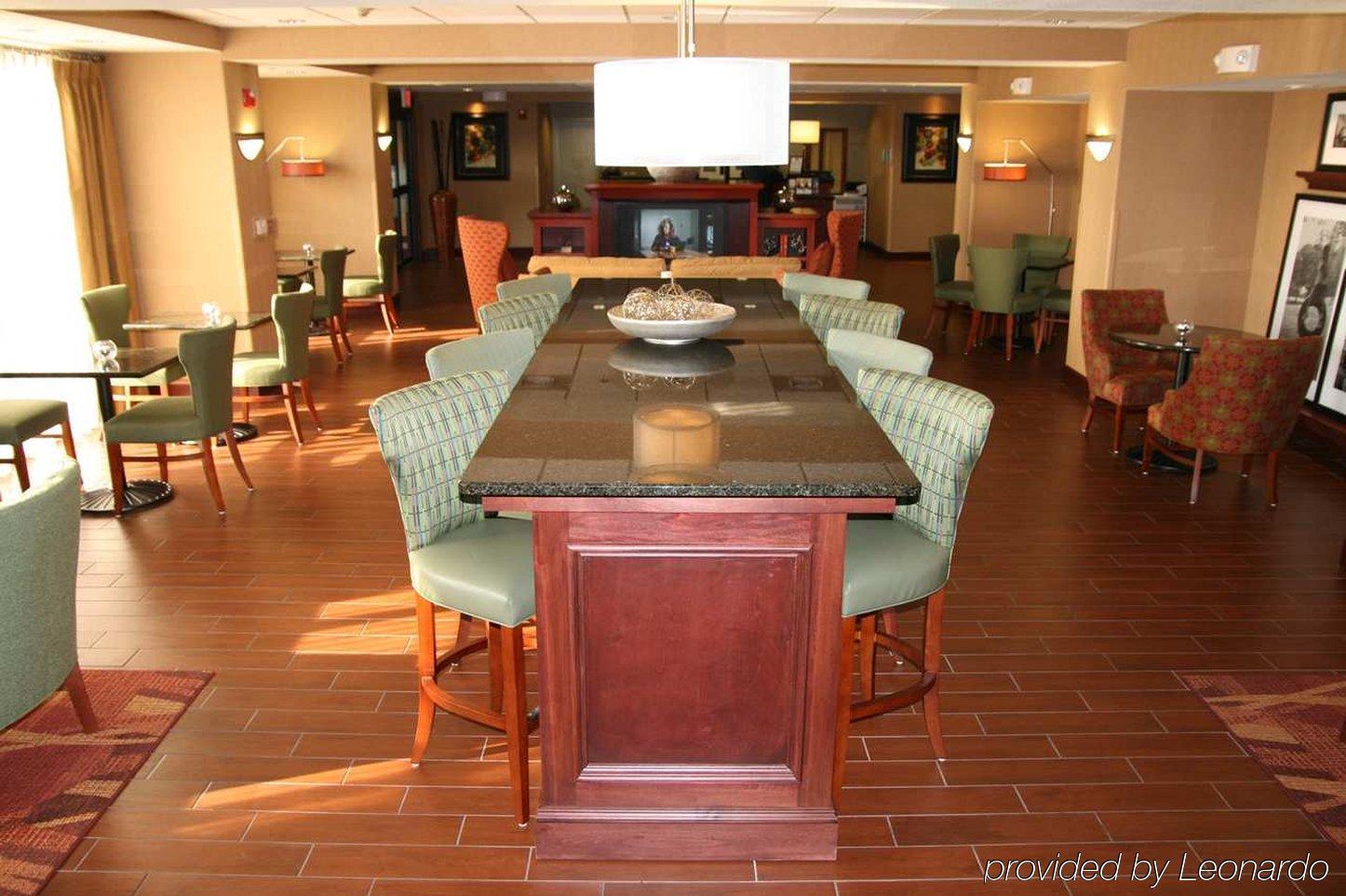 Hampton Inn Hays-North Of I-70 Екстериор снимка