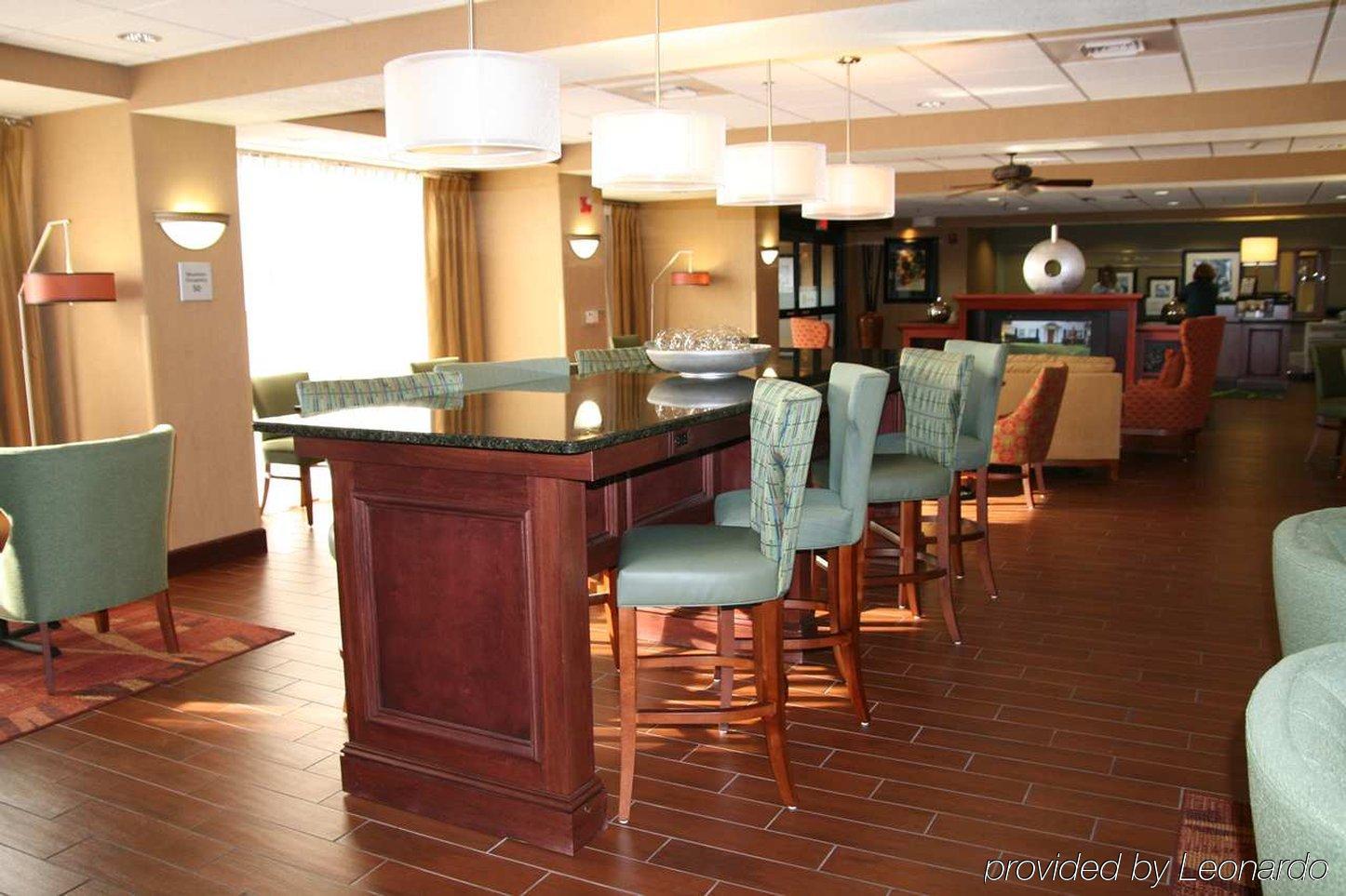 Hampton Inn Hays-North Of I-70 Екстериор снимка