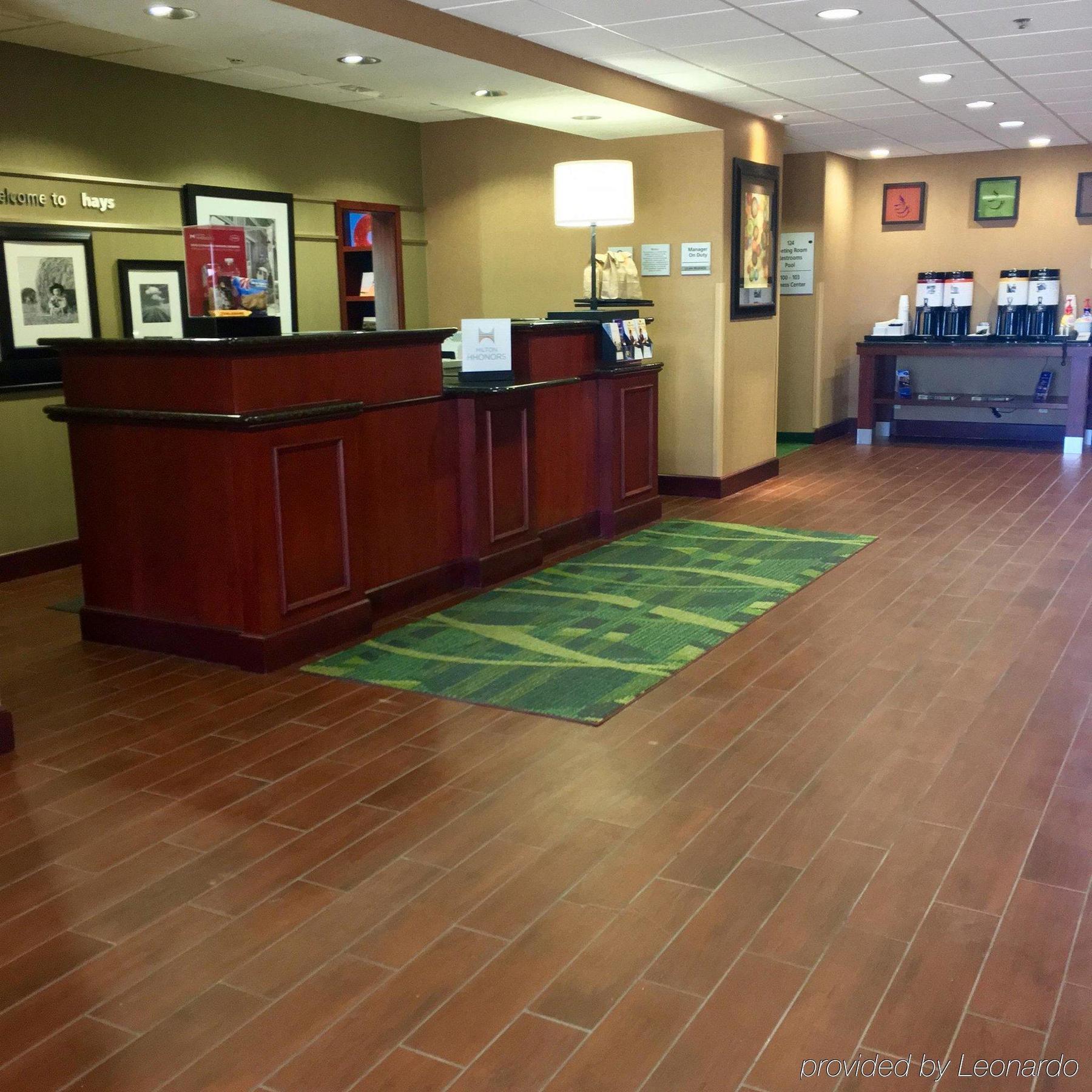 Hampton Inn Hays-North Of I-70 Екстериор снимка